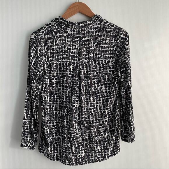 Nic+Zoe abstract print button neckline collared black and White size XS - Picture 6 of 6
